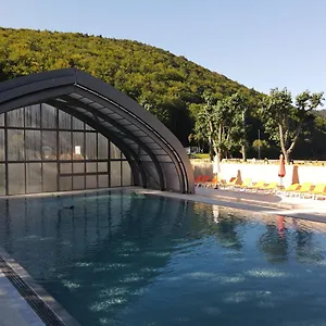 Camping Domaine Du Chambon, Murol